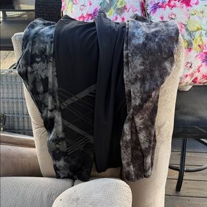 LOT of black/grey workout leggings